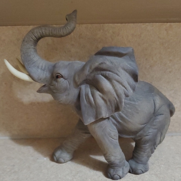 Andrea By Sadek Gray Elephant Figurine 6015 Grey Ceramic Safari Zoo Small Figure - Picture 1 of 6